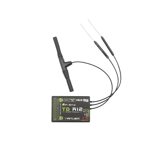 FrSky TD R12 ausgestattet mit einer Dreifachantenne